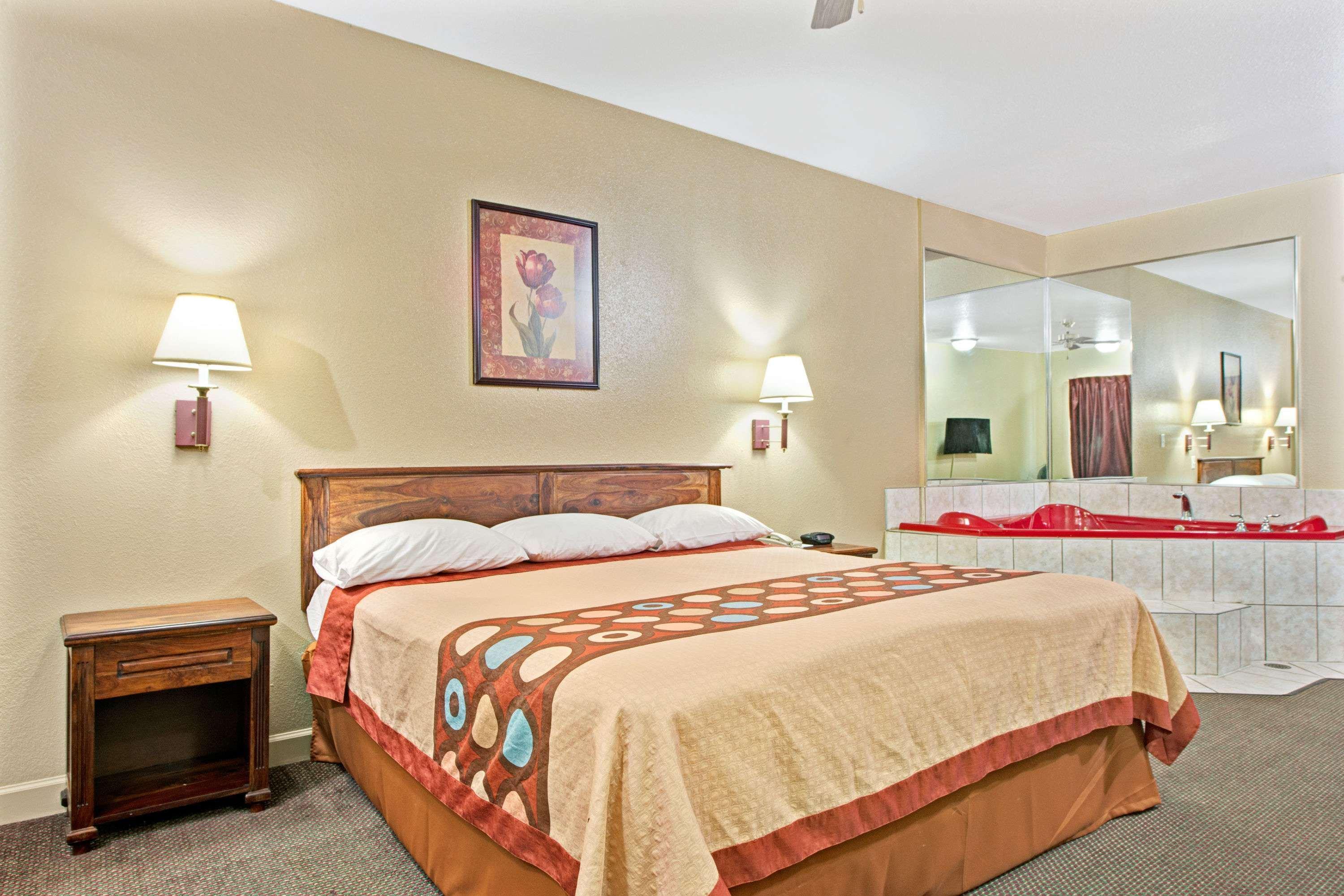 Super 8 By Wyndham St. Louis Airport Hotell Woodson Terrace Eksteriør bilde