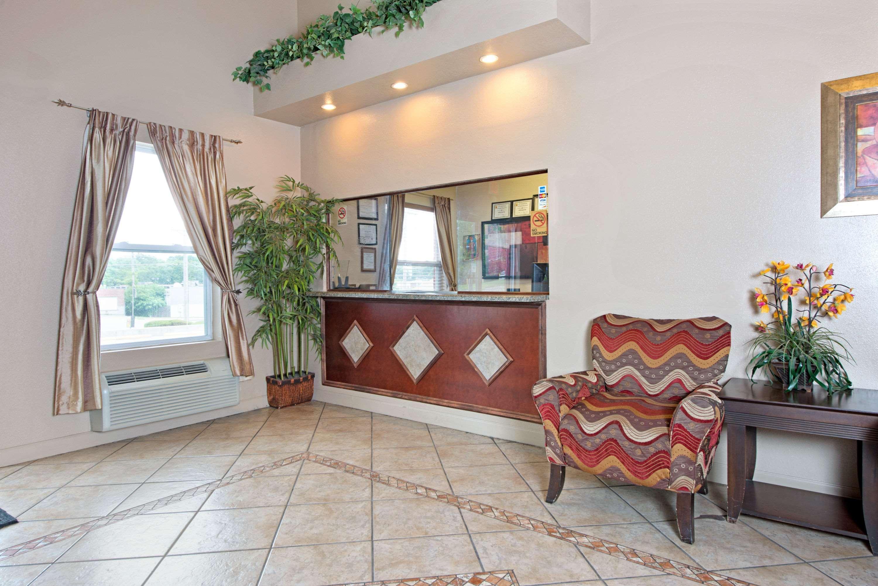 Super 8 By Wyndham St. Louis Airport Hotell Woodson Terrace Eksteriør bilde